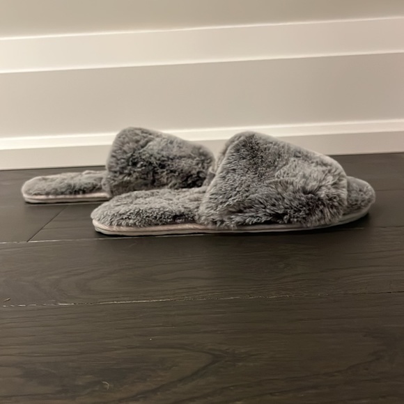 Fluffy slippers - Picture 3 of 4